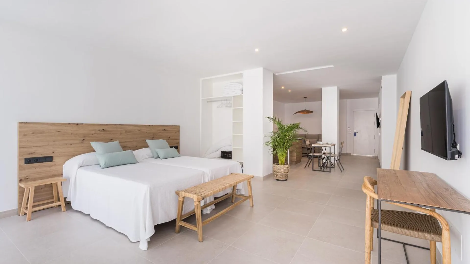 Bossa Bay Suites With Private Pool - Mc Apartments Ibiza 0*, Ibiza Town
