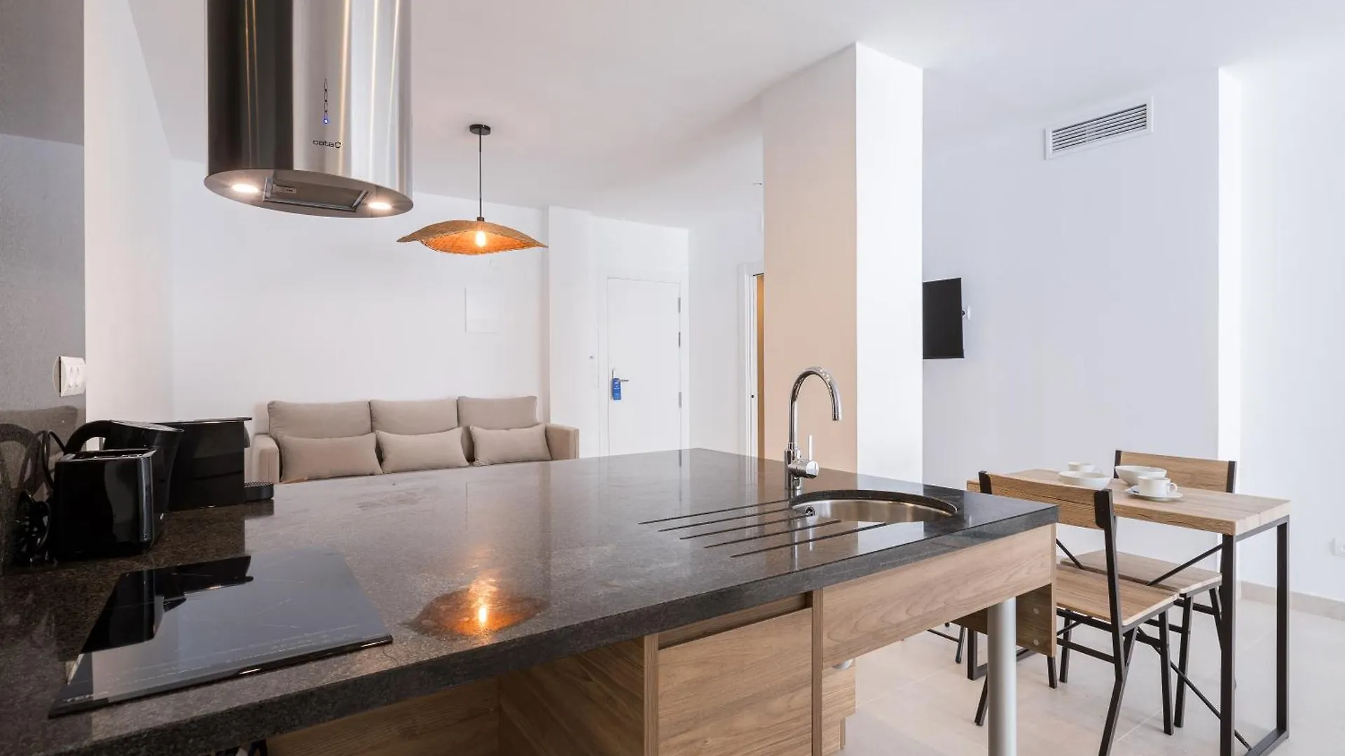 Bossa Bay Suites With Private Pool - Mc Apartments Ibiza